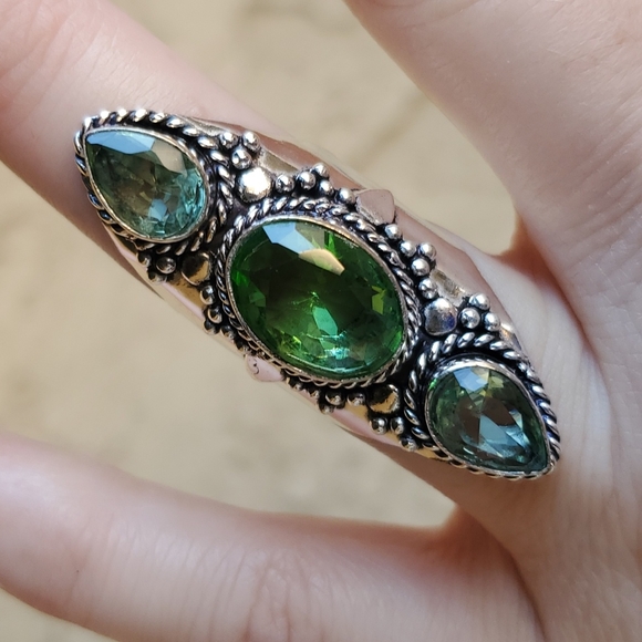 New Tsavorite 925 Silver Statement Ring. - Picture 9 of 16